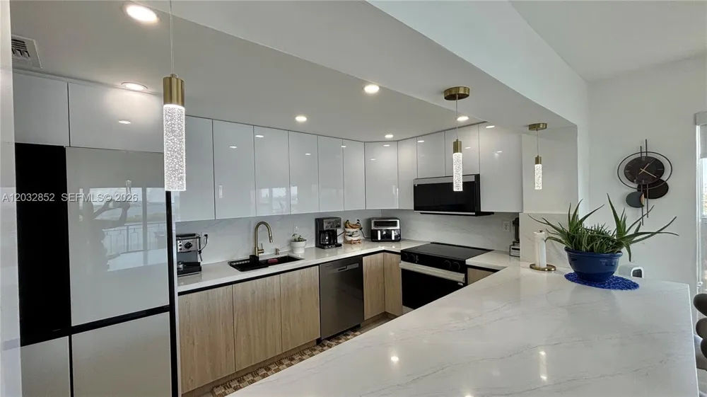 11111 NE Biscayne Blvd #16A Miami, FL 33181