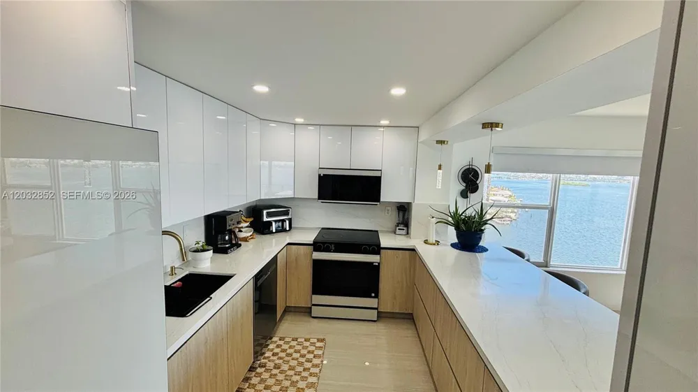 11111 NE Biscayne Blvd #16A Miami, FL 33181