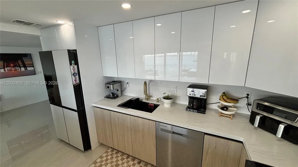 11111 NE Biscayne Blvd #16A Miami, FL 33181