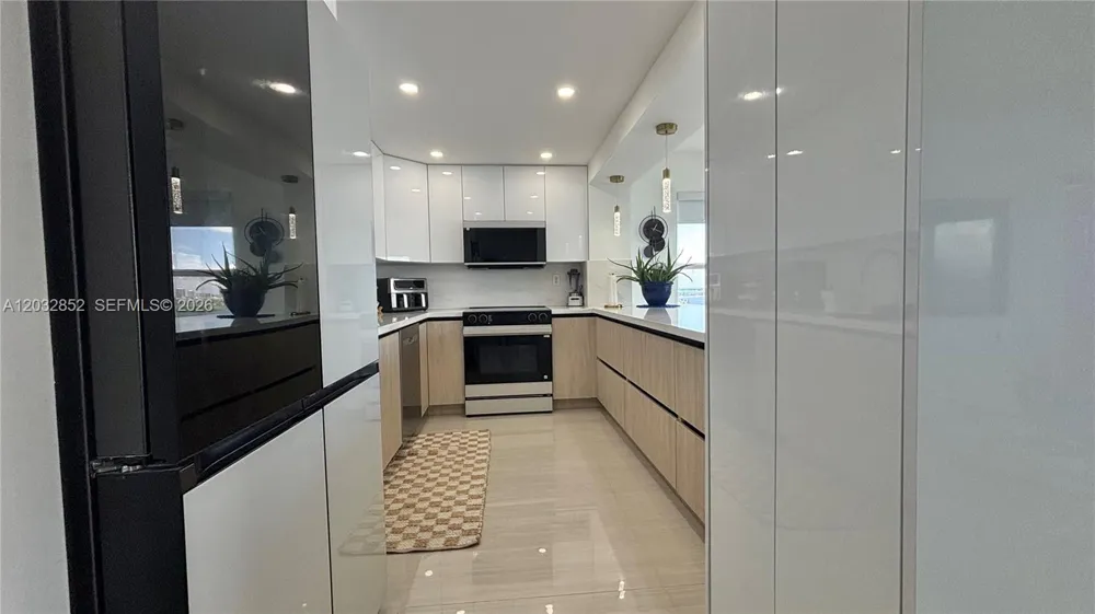 11111 NE Biscayne Blvd #16A Miami, FL 33181