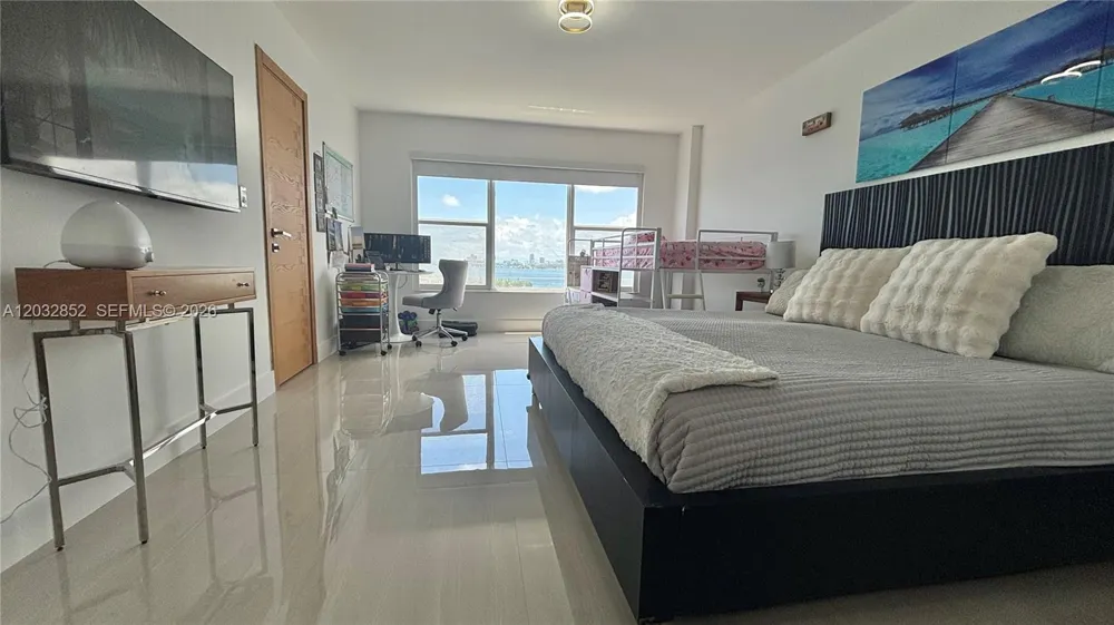 11111 NE Biscayne Blvd #16A Miami, FL 33181
