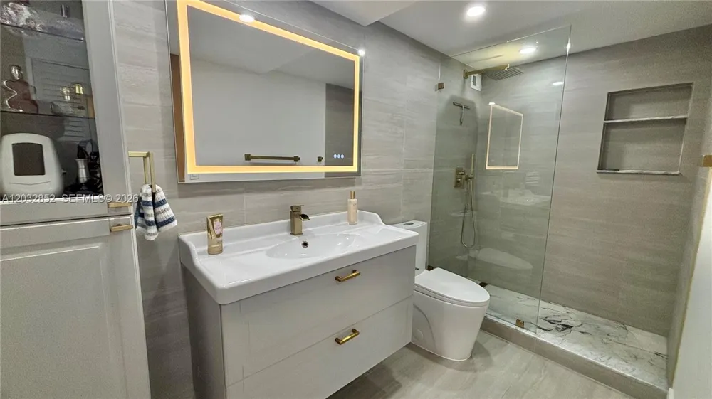 11111 NE Biscayne Blvd #16A Miami, FL 33181