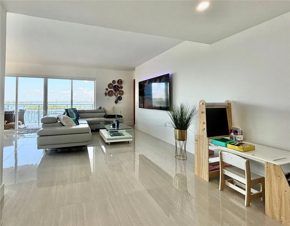 11111 NE Biscayne Blvd #16A Miami, FL 33181