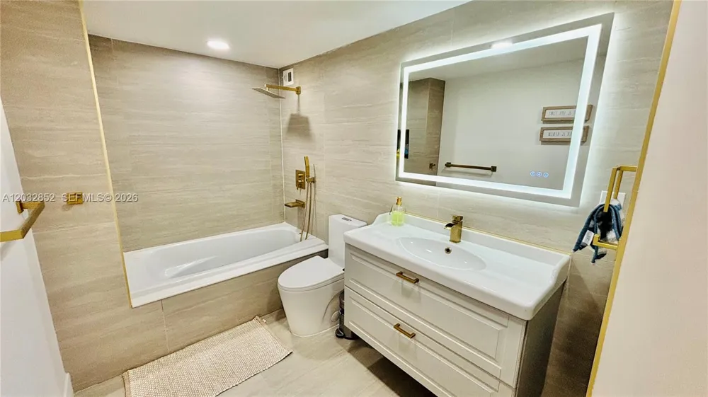 11111 NE Biscayne Blvd #16A Miami, FL 33181