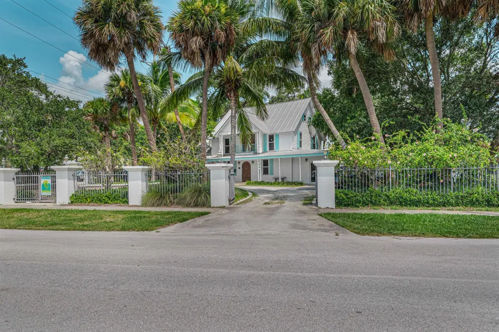 145 Kings Lane Fort Pierce, FL 34950