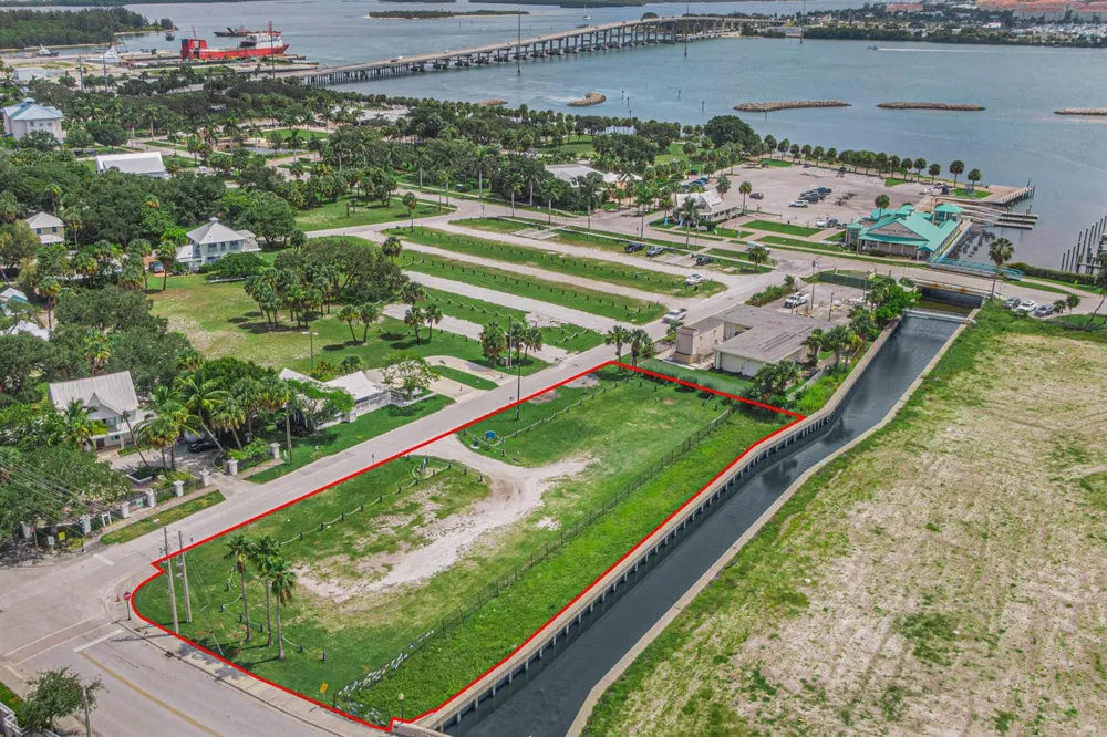 155 Kings Lane Fort Pierce, FL 34950