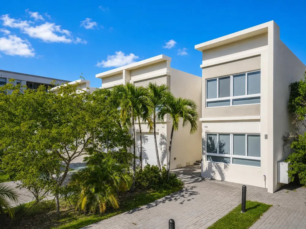 2461 NE 135th Street North Miami, FL 33181