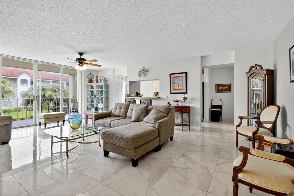 110 Half Moon Circle #D2 Hypoluxo, FL 33462