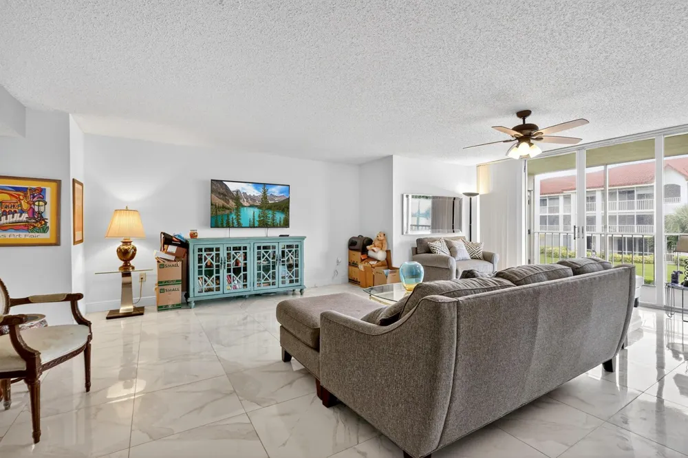 110 Half Moon Circle #D2 Hypoluxo, FL 33462