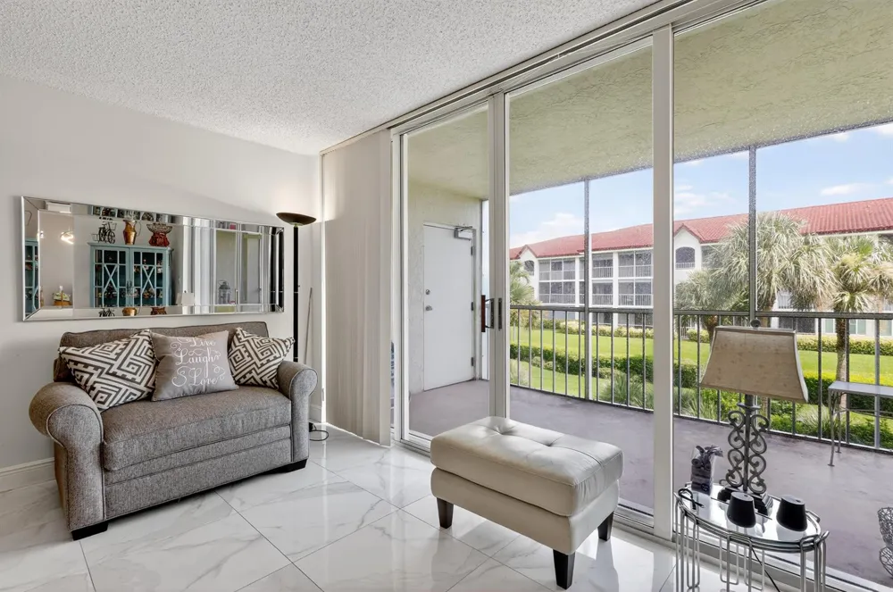 110 Half Moon Circle #D2 Hypoluxo, FL 33462