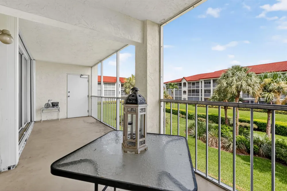 110 Half Moon Circle #D2 Hypoluxo, FL 33462