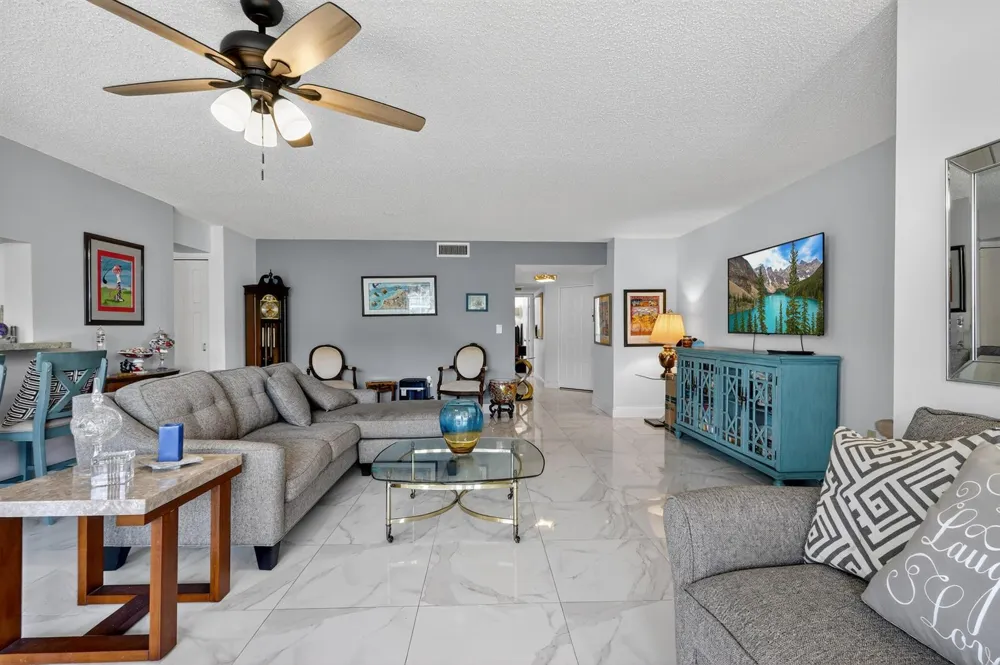 110 Half Moon Circle #D2 Hypoluxo, FL 33462