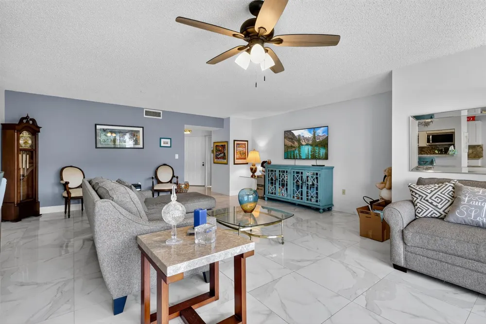 110 Half Moon Circle #D2 Hypoluxo, FL 33462