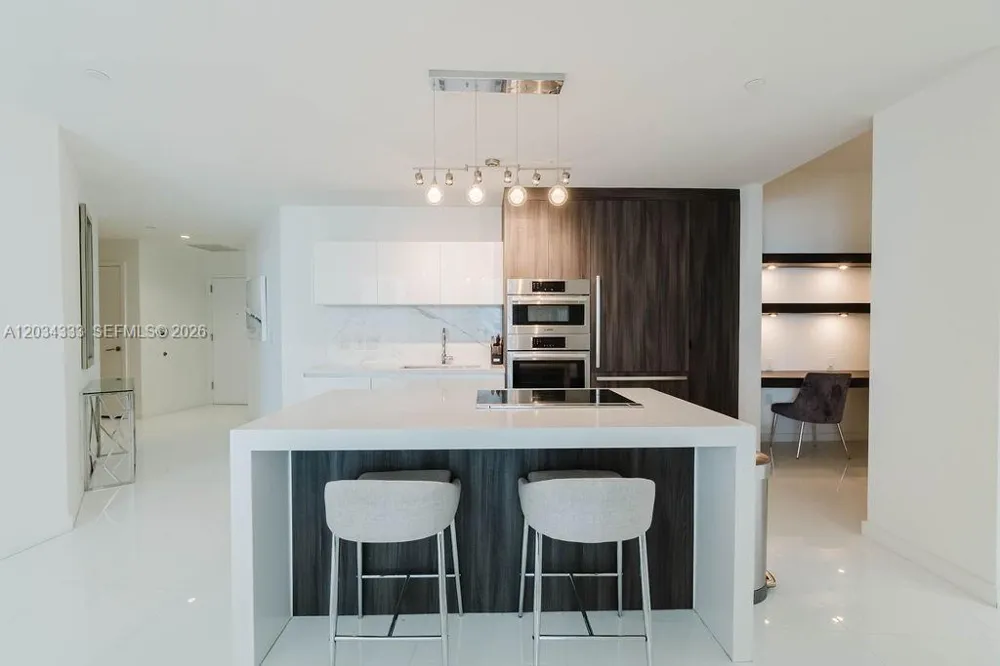 851 NE 1st Ave #2303 Miami, FL 33132