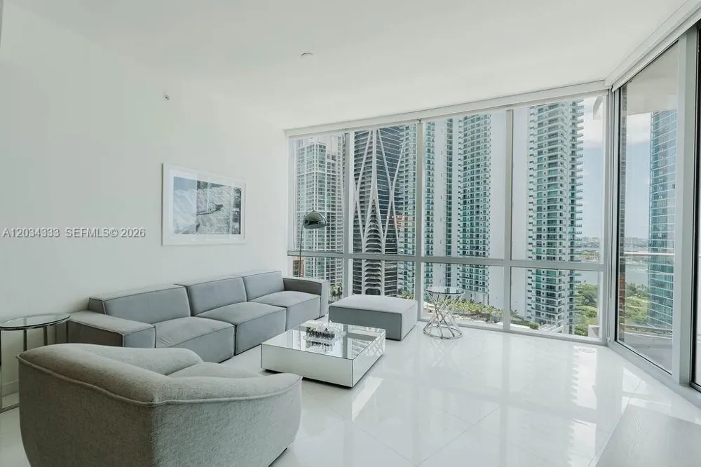 851 NE 1st Ave #2303 Miami, FL 33132
