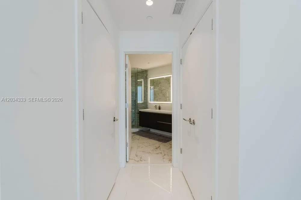 851 NE 1st Ave #2303 Miami, FL 33132