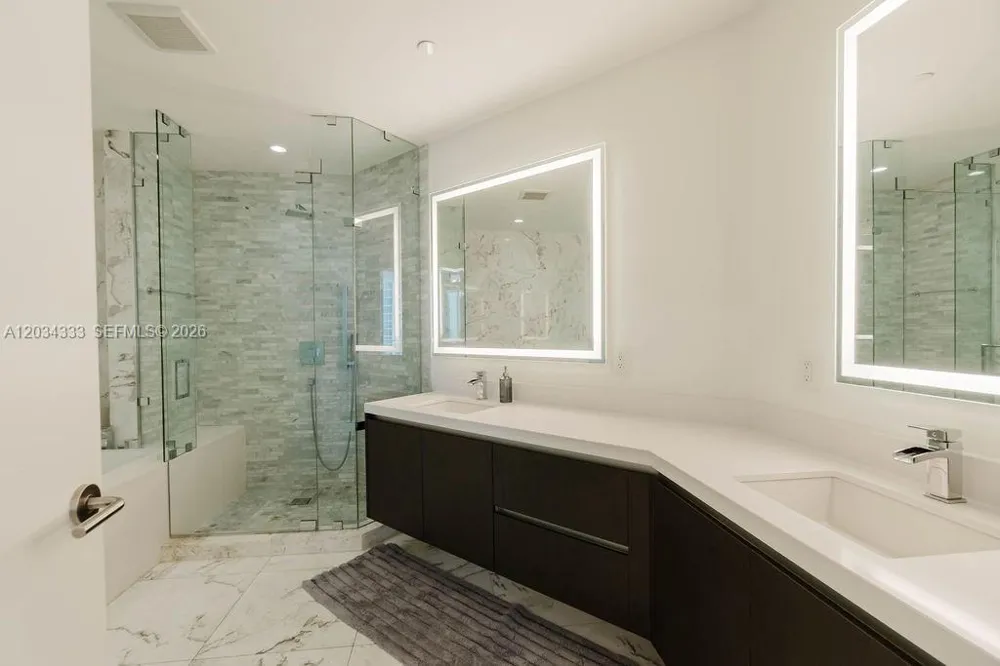 851 NE 1st Ave #2303 Miami, FL 33132