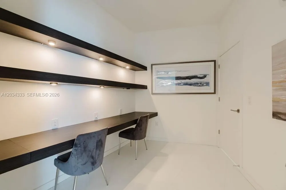 851 NE 1st Ave #2303 Miami, FL 33132