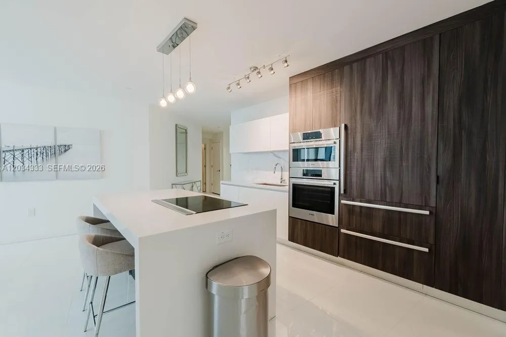 851 NE 1st Ave #2303 Miami, FL 33132