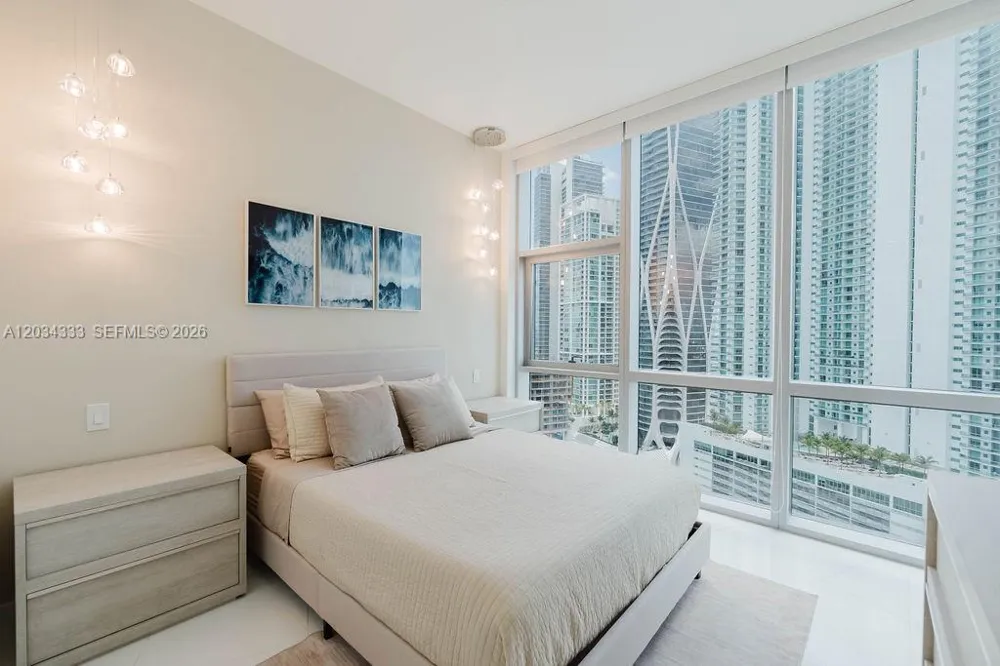 851 NE 1st Ave #2303 Miami, FL 33132
