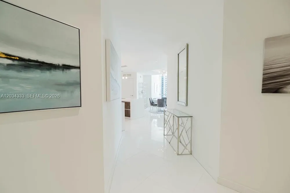 851 NE 1st Ave #2303 Miami, FL 33132