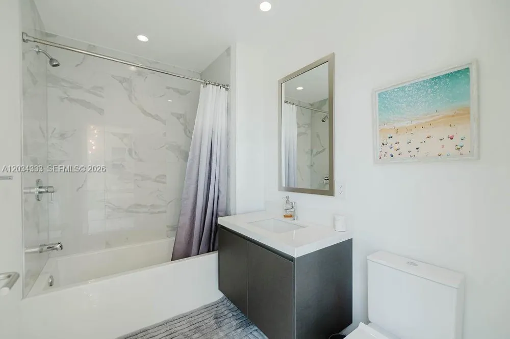 851 NE 1st Ave #2303 Miami, FL 33132