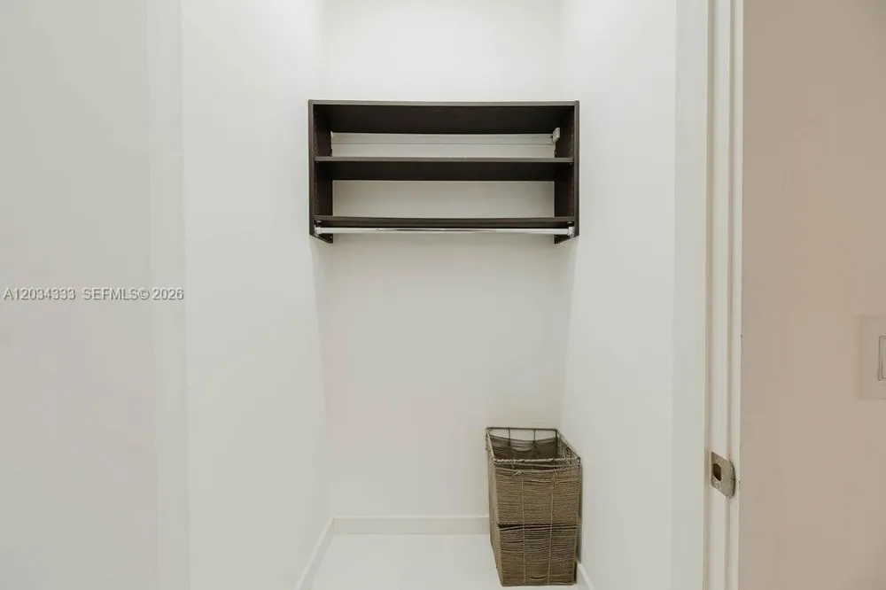 851 NE 1st Ave #2303 Miami, FL 33132