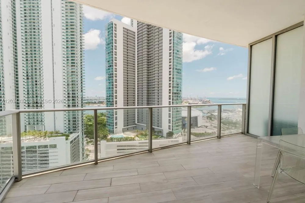 851 NE 1st Ave #2303 Miami, FL 33132