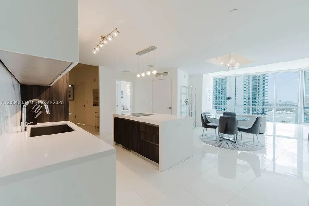 851 NE 1st Ave #2303 Miami, FL 33132