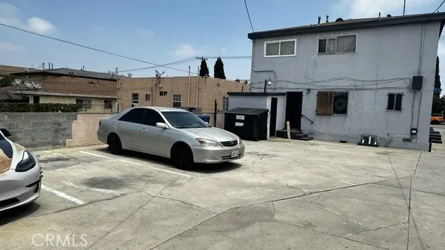 6821 11th Avenue #2 Los Angeles, CA 90043