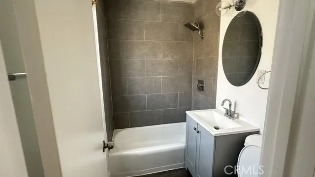6821 11th Avenue #2 Los Angeles, CA 90043
