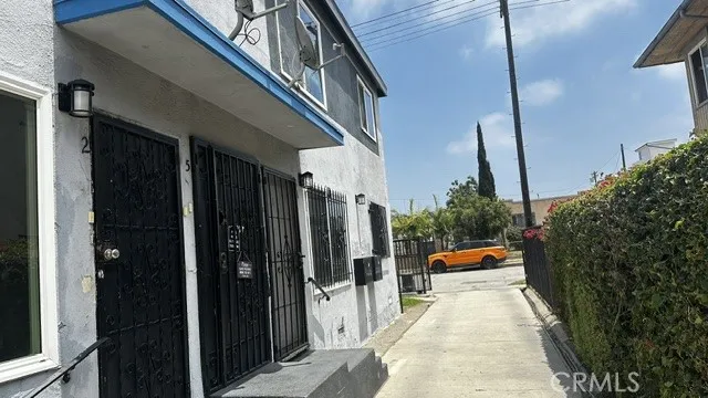 6821 11th Avenue #2 Los Angeles, CA 90043