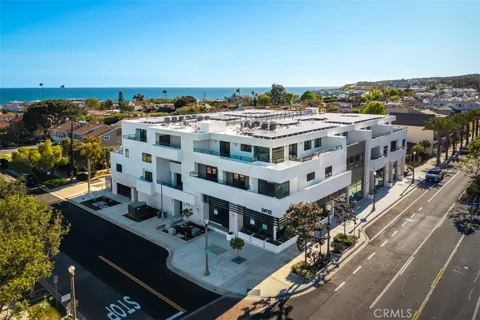 24722 Del Prado #302