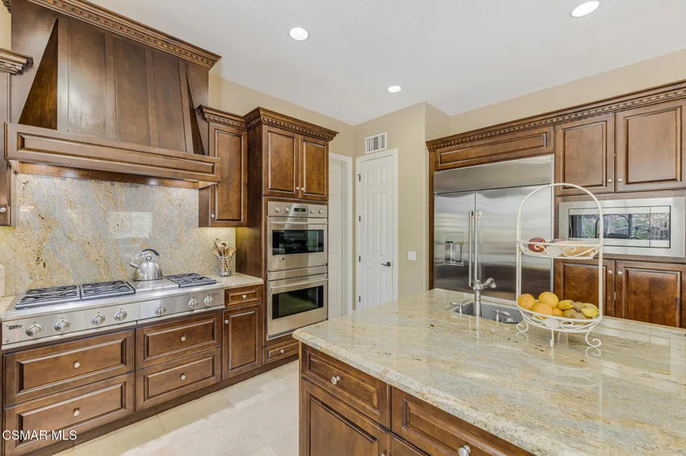 12376 Palmer Drive Moorpark, CA 93021