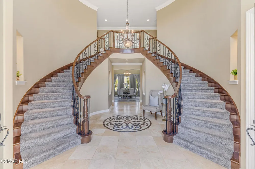 12376 Palmer Drive Moorpark, CA 93021