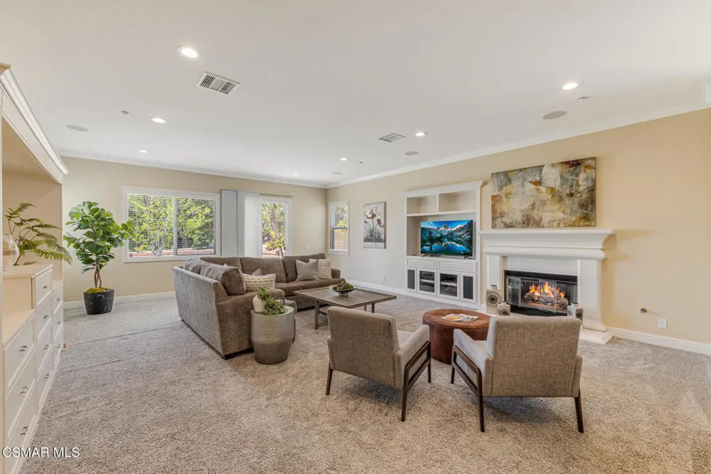 12376 Palmer Drive Moorpark, CA 93021