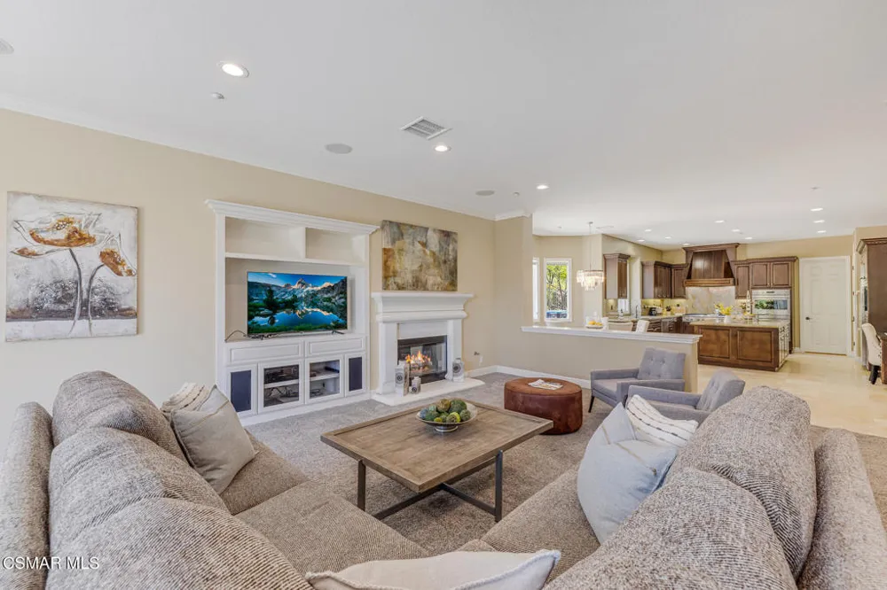 12376 Palmer Drive Moorpark, CA 93021