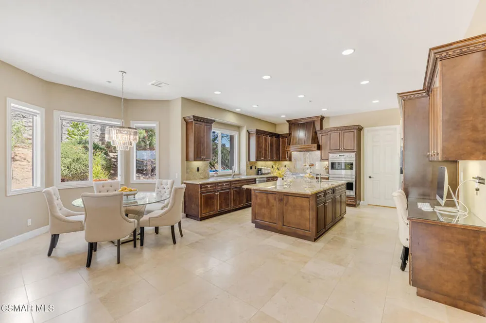 12376 Palmer Drive Moorpark, CA 93021