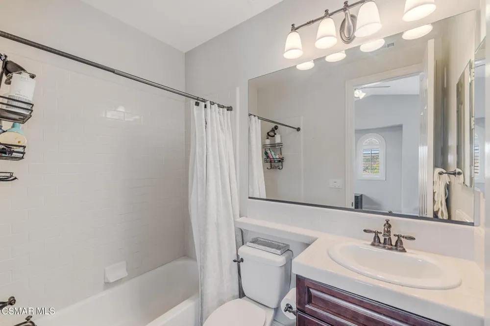 12376 Palmer Drive Moorpark, CA 93021