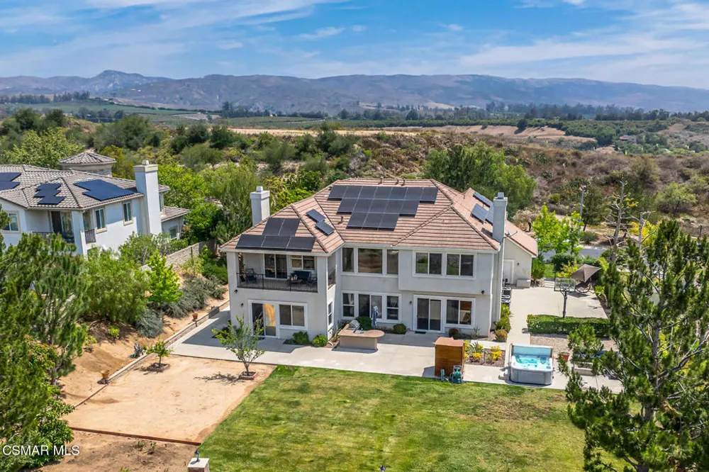 12376 Palmer Drive Moorpark, CA 93021