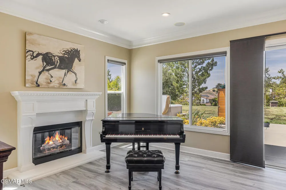 12376 Palmer Drive Moorpark, CA 93021