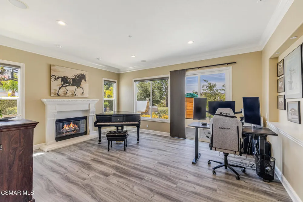 12376 Palmer Drive Moorpark, CA 93021