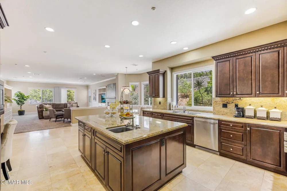 12376 Palmer Drive Moorpark, CA 93021
