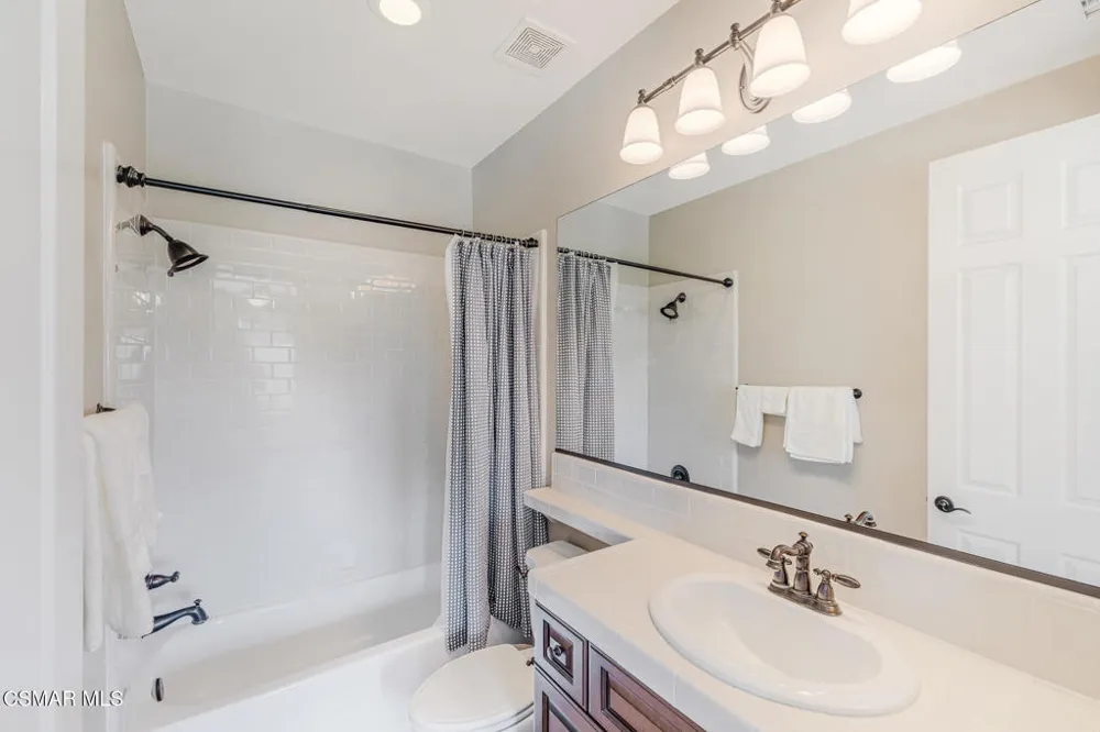 12376 Palmer Drive Moorpark, CA 93021