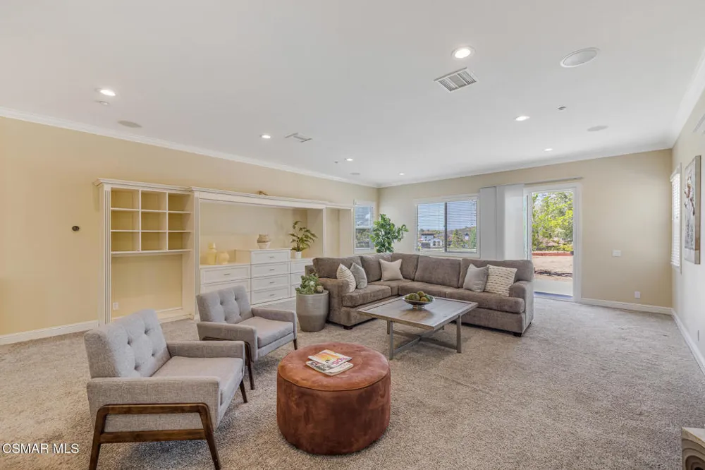 12376 Palmer Drive Moorpark, CA 93021