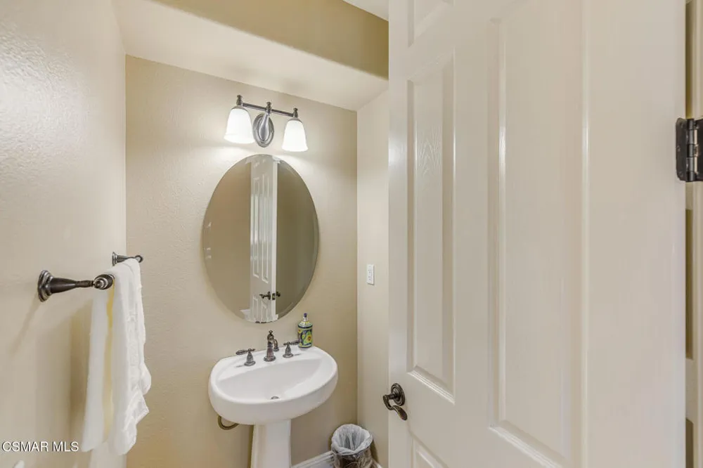 12376 Palmer Drive Moorpark, CA 93021