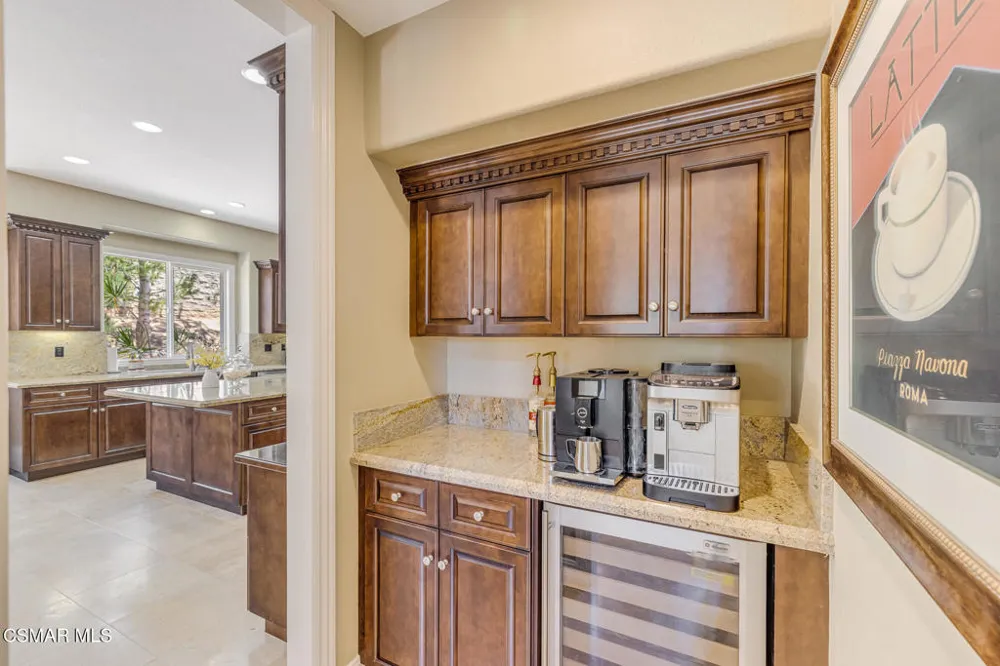 12376 Palmer Drive Moorpark, CA 93021