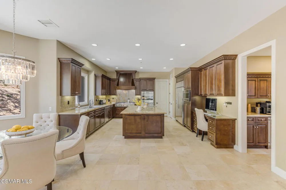 12376 Palmer Drive Moorpark, CA 93021