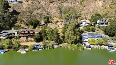 2100 E Lakeshore Drive