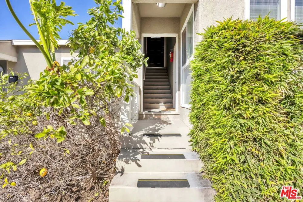 622 S Pacific Coast Highway Redondo Beach, CA 90277